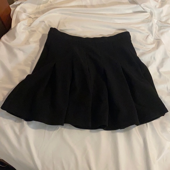 Black tennis skirt - Picture 1 of 1